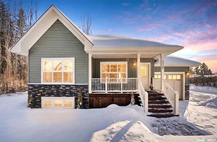 Property Photo:  514 Railway Street E  SK S0K 1Z0 