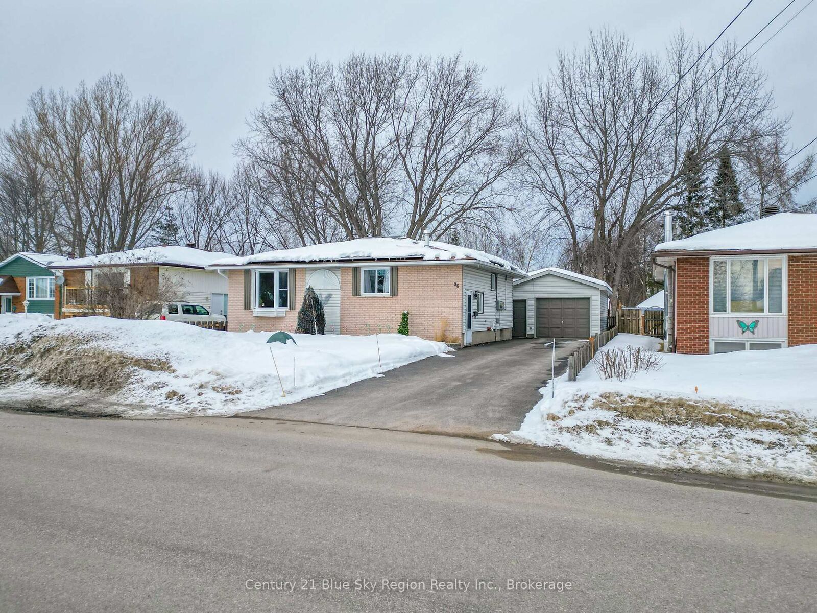 Property Photo:  96 Strathcona Drive  ON P1A 2N3 