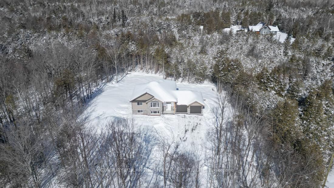 Property Photo: 1039 Crookston Road ON K0K 2K0