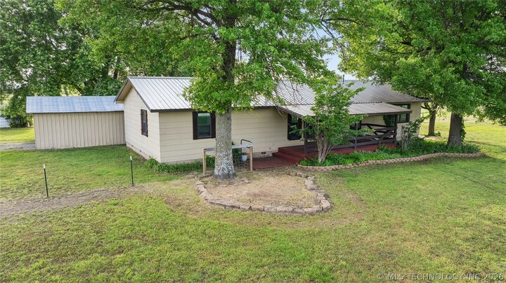 Property Photo:  1202 Oak Grove Road  OK 74023 
