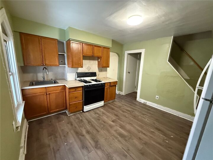 Property Photo: 306 Laredo St PA 15133