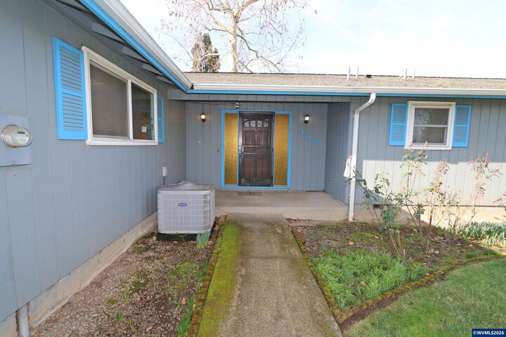 Property Photo: 495 Buckboard Ct SE OR 97317