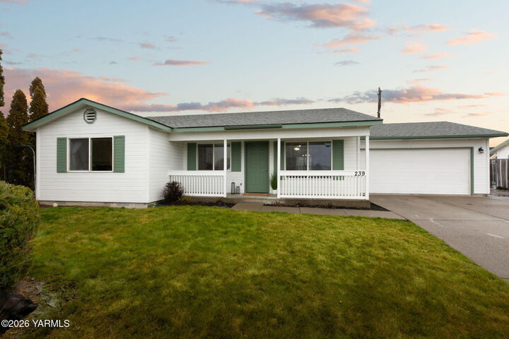 Property Photo: 239 Joyce Pl WA 98908