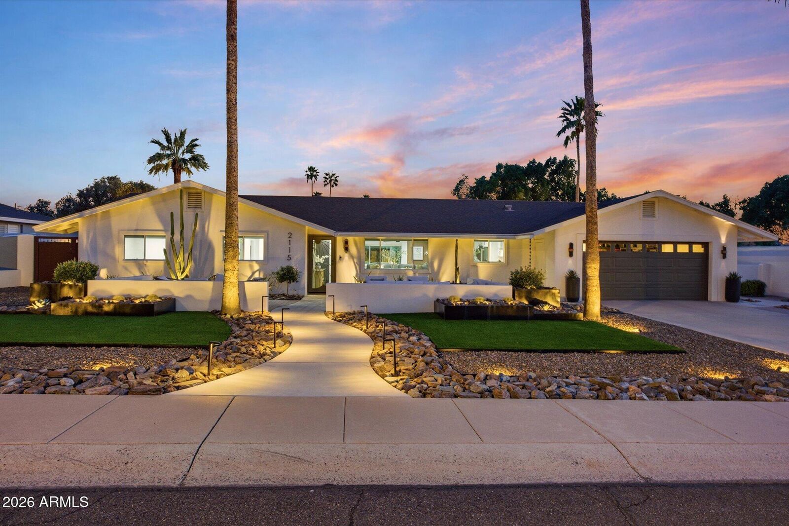 Property Photo:  2115 E State Avenue  AZ 85020 