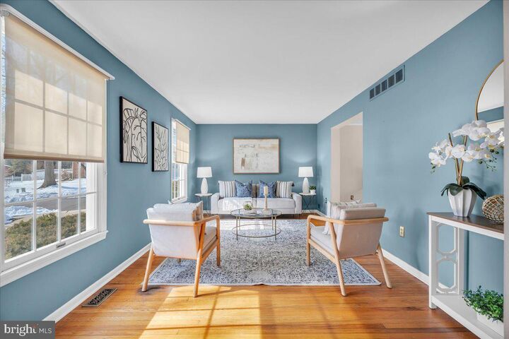 Property Photo:  517 Perry Drive  NJ 08054 