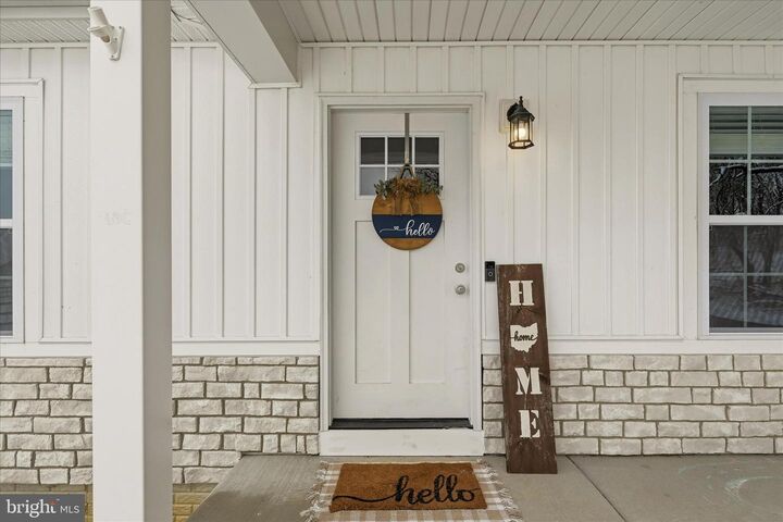 Property Photo: 518 Naples Way WV 25414