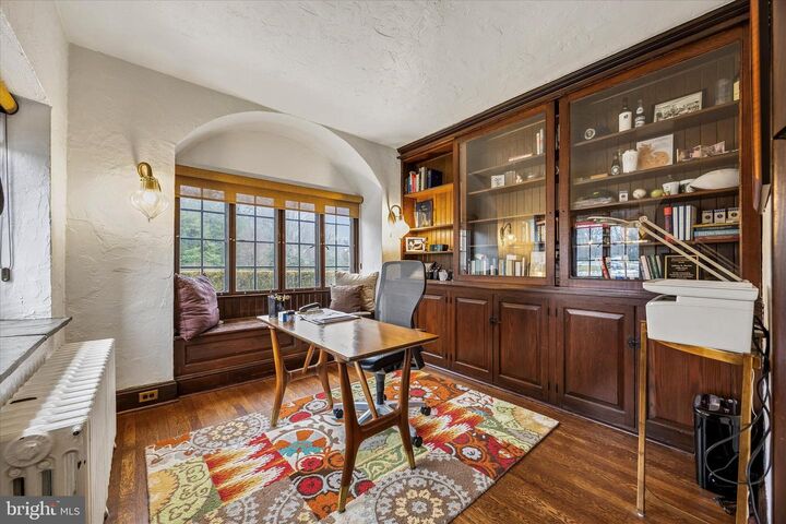 Property Photo: 239 Winding Way PA 19066