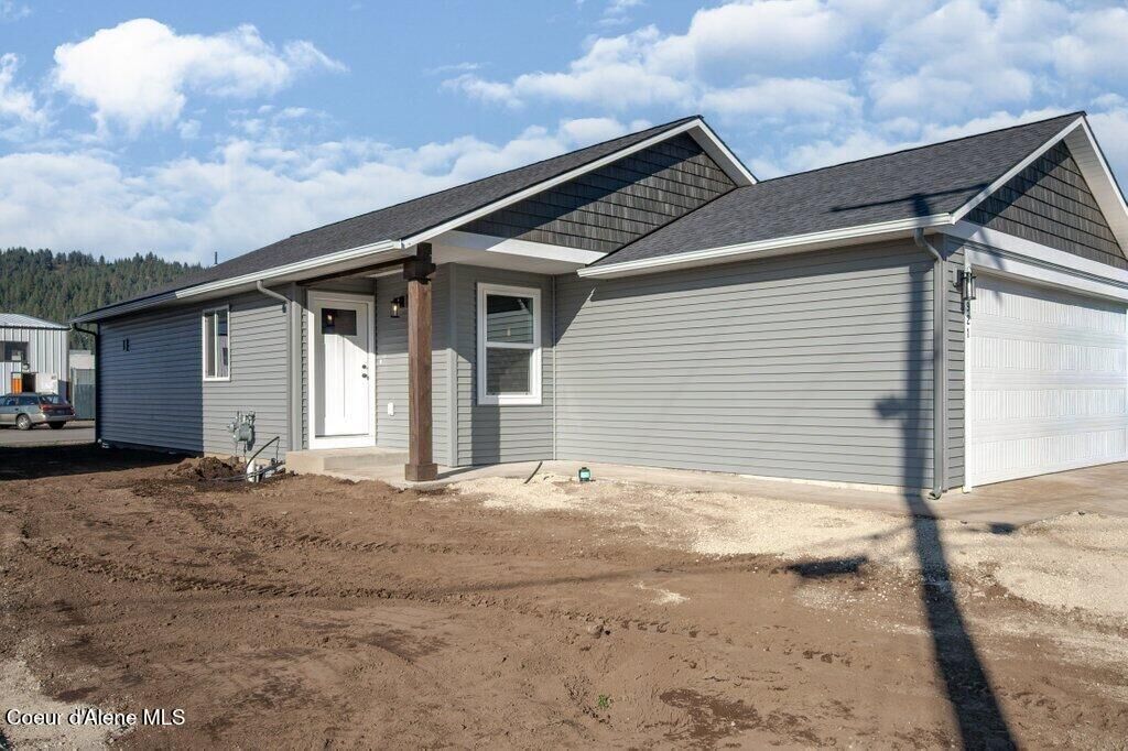 Property Photo:  5881 W Vermont St  ID 83869 