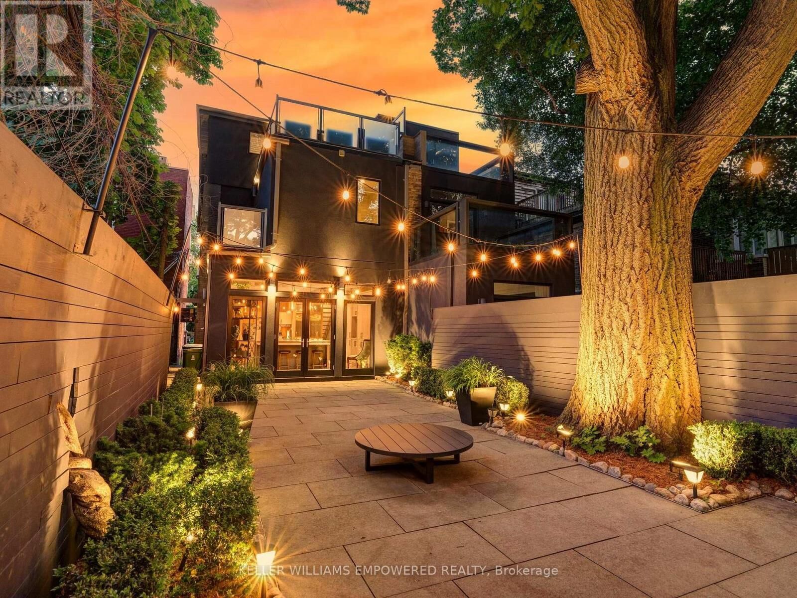 Property Photo:  10 Webster Avenue  ON M5R 1N7 