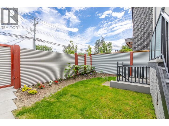 Property Photo: 490 Eckhardt Avenue 101 BC V2A 2B2