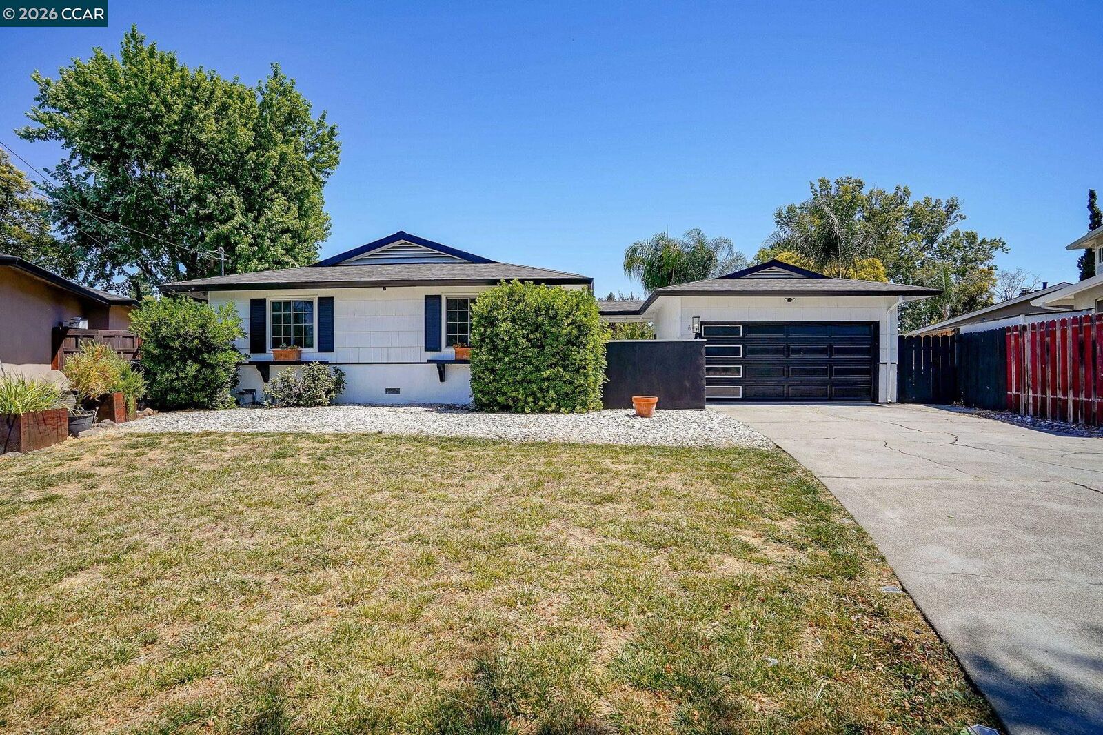 Property Photo: 69 Fordham Ct CA 94523