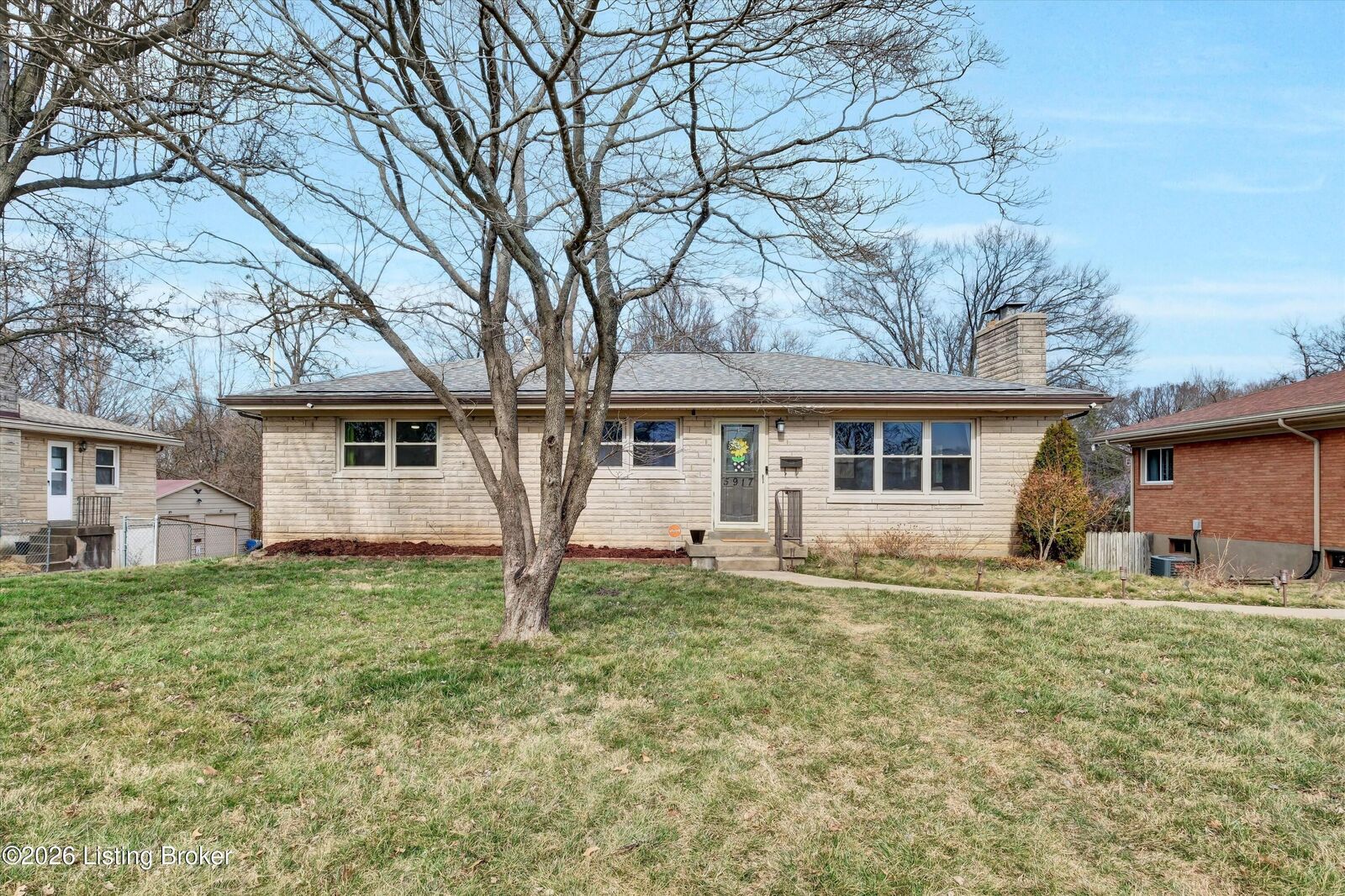 Property Photo:  5917 Bay Pine Dr  KY 40219 