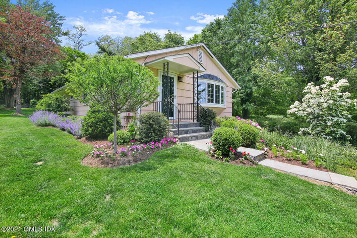 Property Photo:  395 Taconic Road  CT 06831 