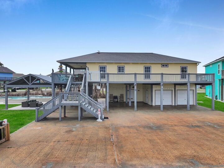 Property Photo:  959 Tidelands Drive  TX 77650 