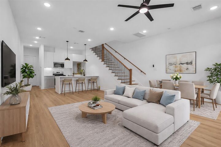 Property Photo:  1504 Griffin Street  TX 77009 