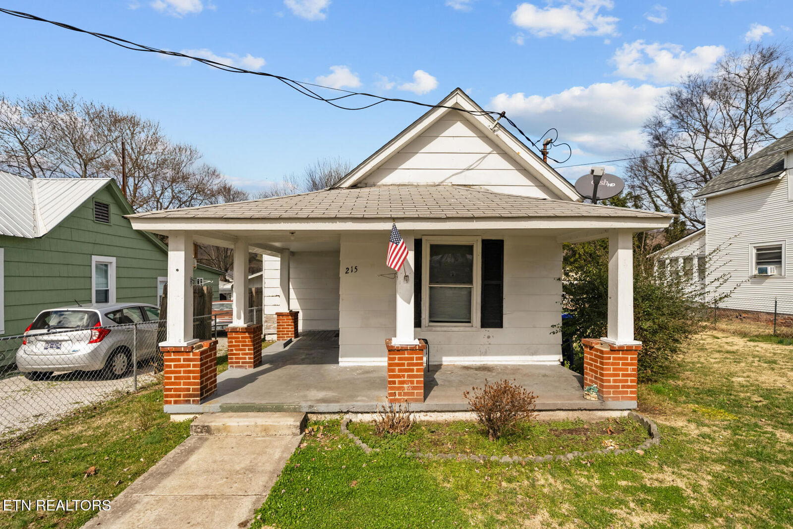 Property Photo:  215 N Front St  TN 37854 