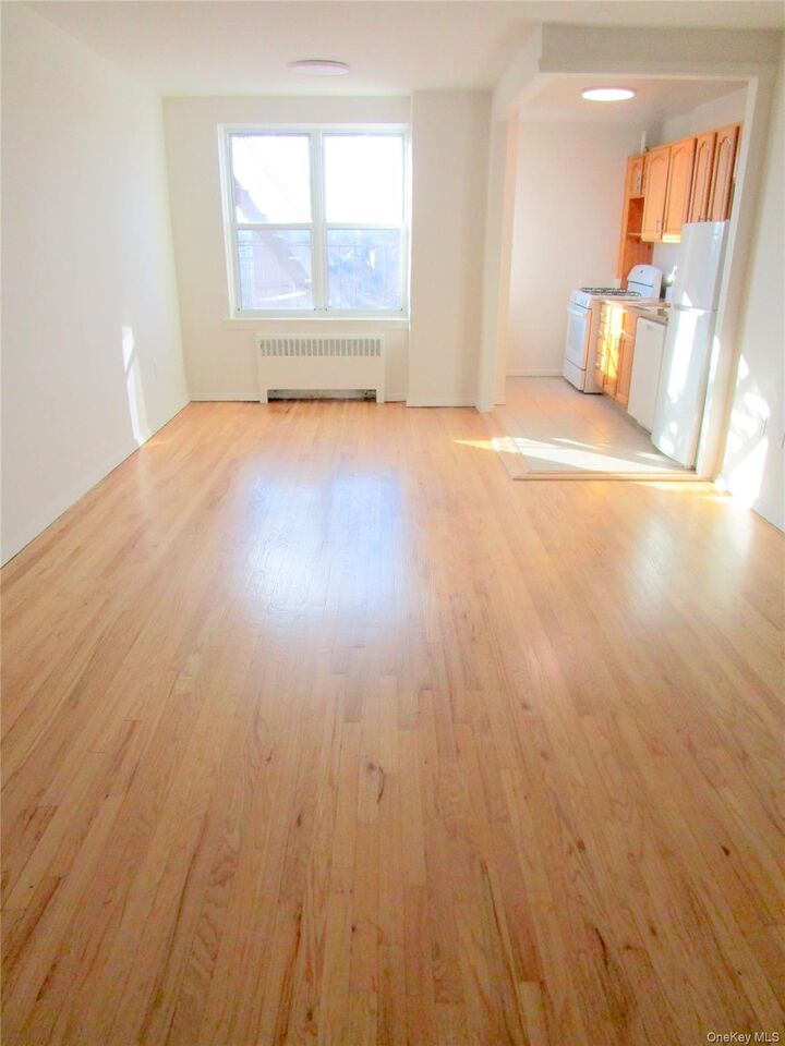 Property Photo:  595 McLean Avenue 6A  NY 10705 