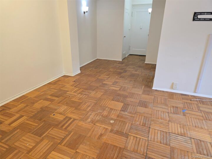 Property Photo: 1530 Metropolitan Avenue 1E NY 10462
