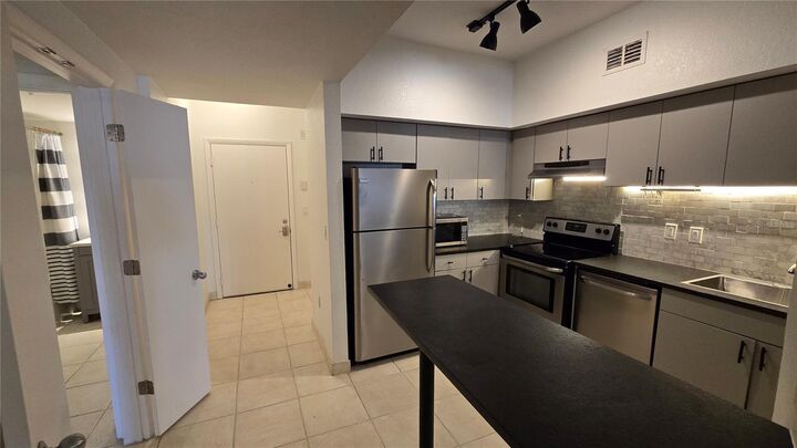 Property Photo:  520 S Armenia Avenue 1238  FL 33609 