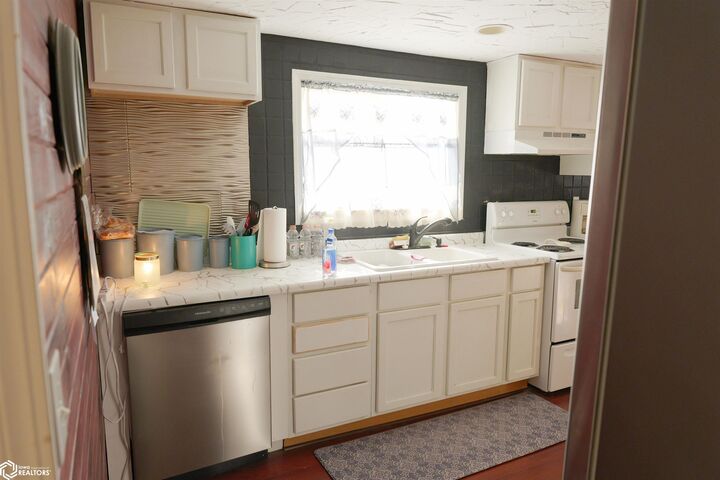 Property Photo:  2145 S Central Avenue  IA 52601 