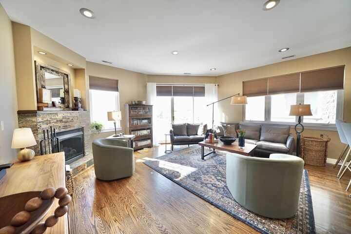 Property Photo: 7934 W Grand Avenue 2W IL 60707