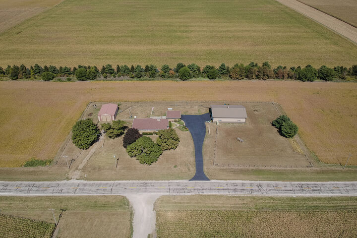 Property Photo: 29428 E 500 North Road IL 61752
