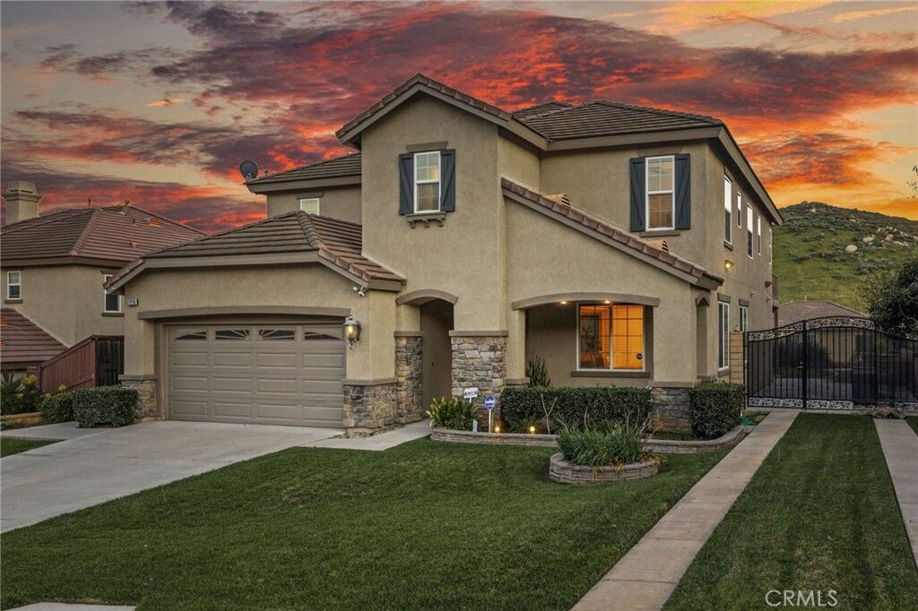 Property Photo:  12178 Scenic View  CA 92505 