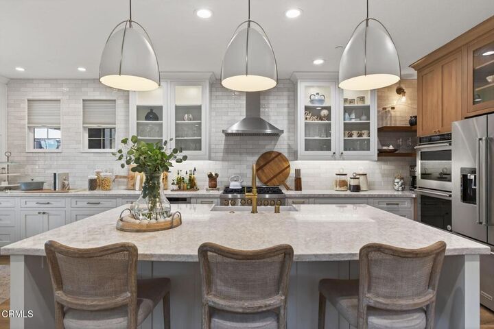 Property Photo:  4045 Harbour Island Lane  CA 93035 