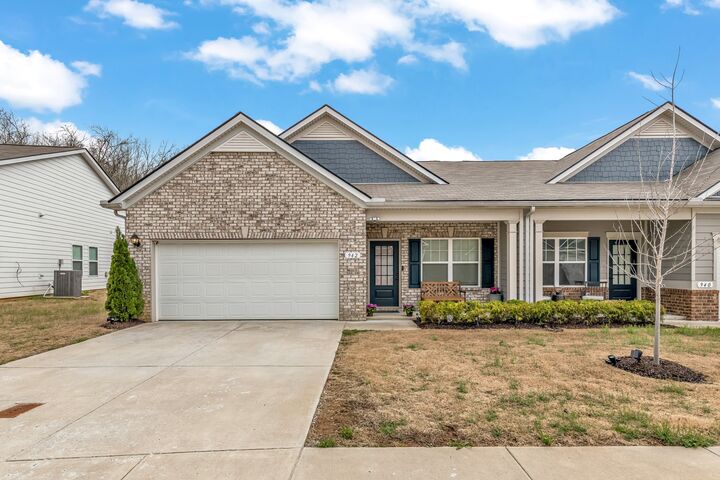 Property Photo:  942 Millstream Dr N  TN 37218 