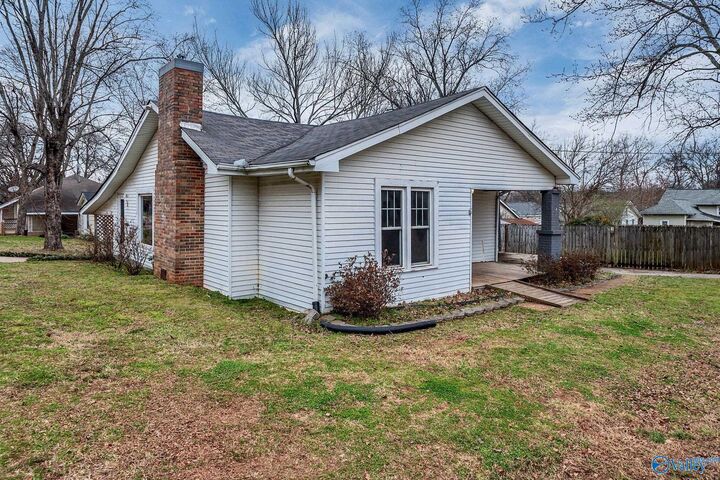 Property Photo:  504 2nd Street  AL 35611 