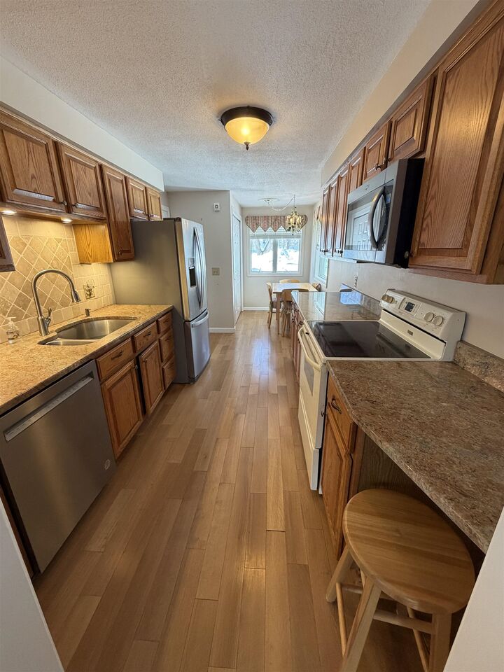 Property Photo:  79 Walden Pond Drive  NH 03064 