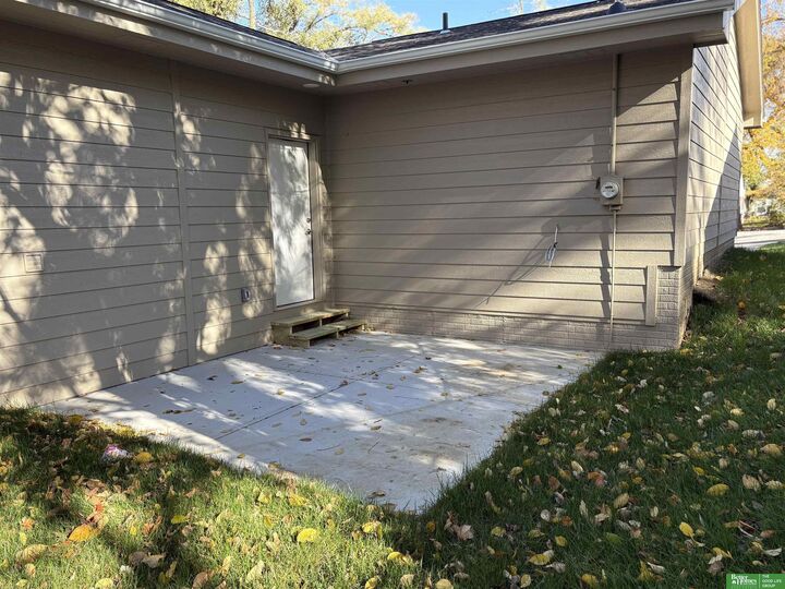 Property Photo:  2230 N 39th Street  NE 68111 