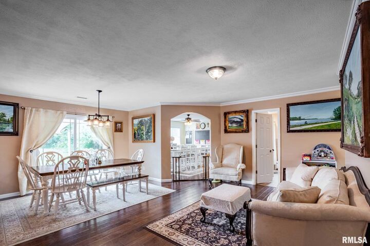 Property Photo:  402 Noah Lane  IL 62918 