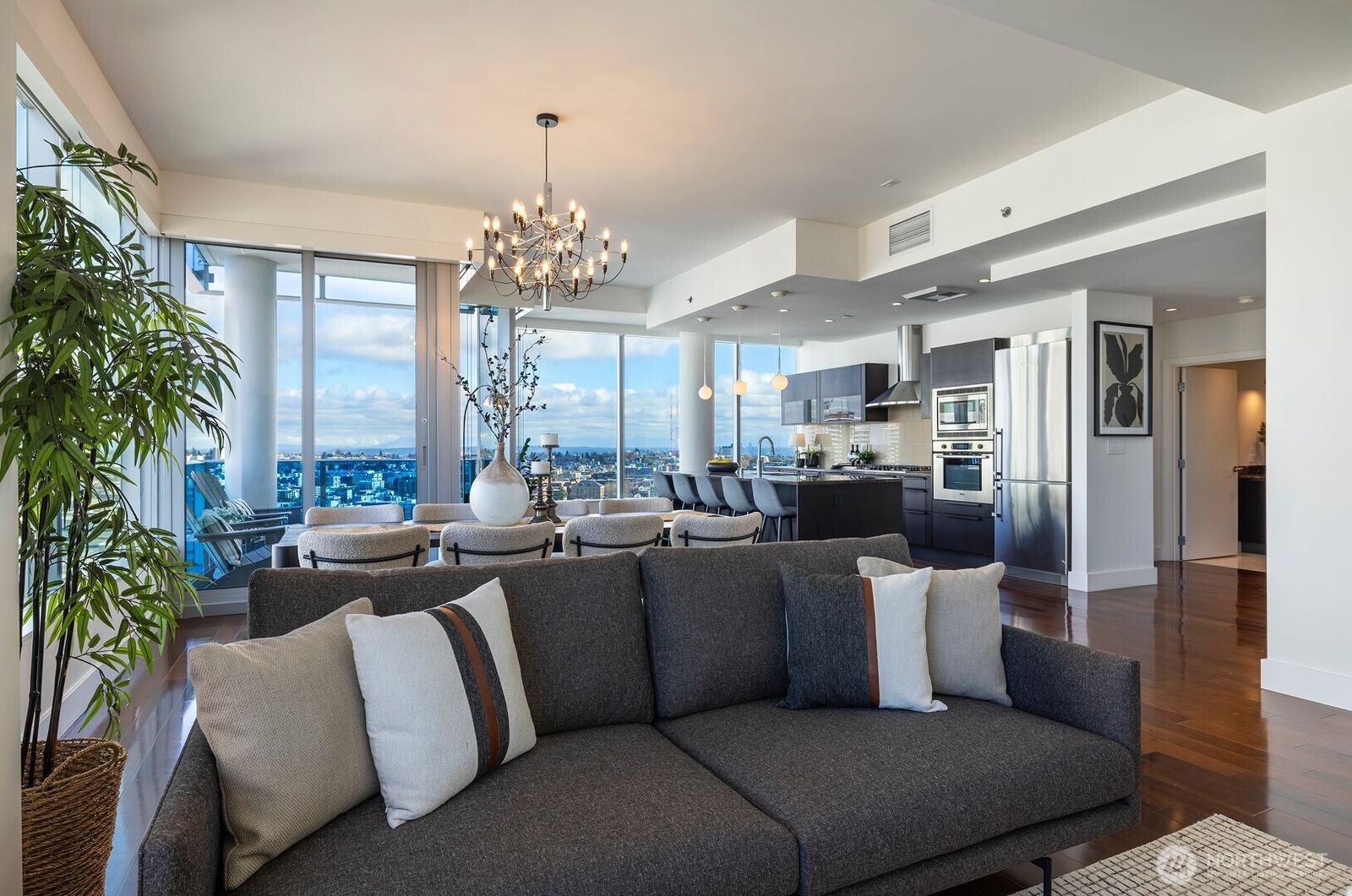 Property Photo:  737  Olive Way 3702  WA 98101 