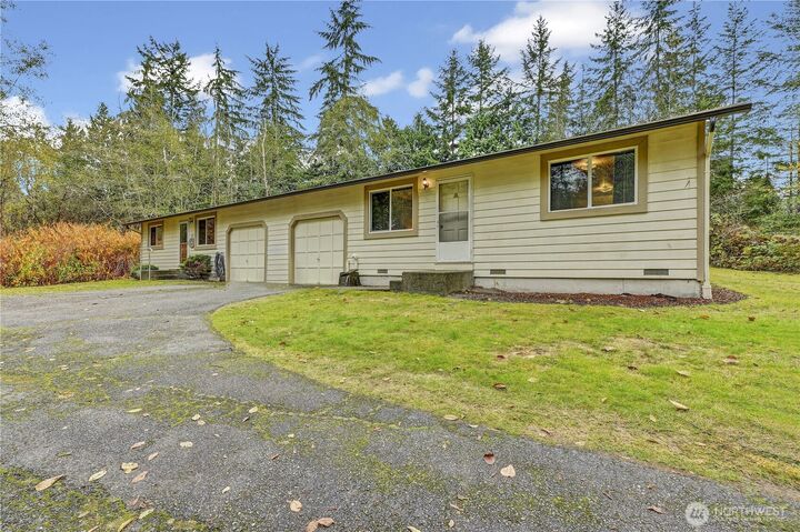 Property Photo: 22423 95th Avenue SE A WA 98077