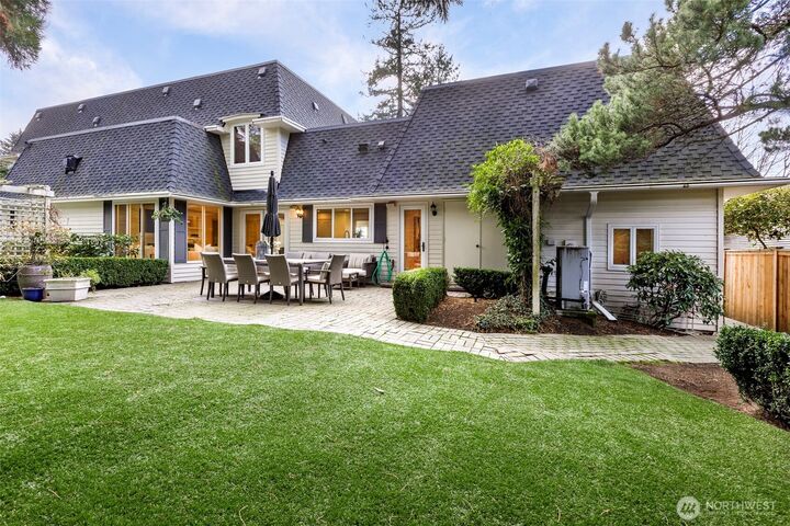 Property Photo: 8280 SE 61st Street WA 98040