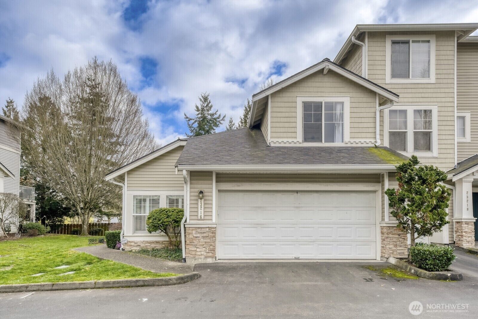 Property Photo: 23216 63rd Place S 27-1 WA 98032