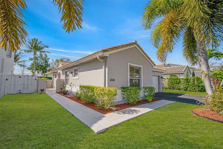 Property Photo:  19238 NW 19th St  FL 33029 