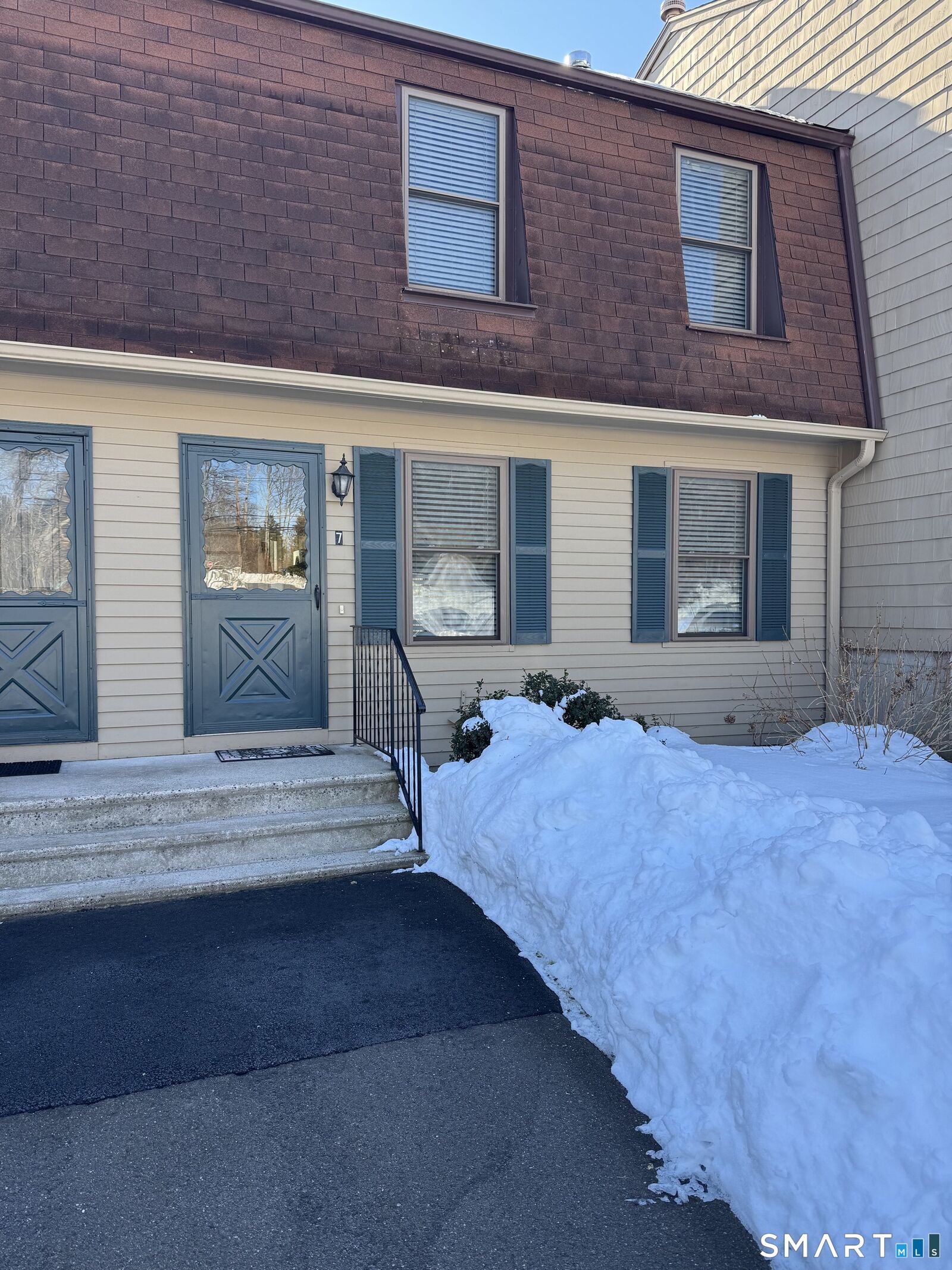 Property Photo: 7 Bay Path Way 7 CT 06405