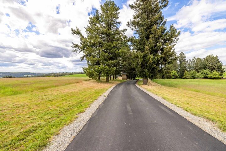 Property Photo:  3311 E Chisholm Ln  WA 99223 