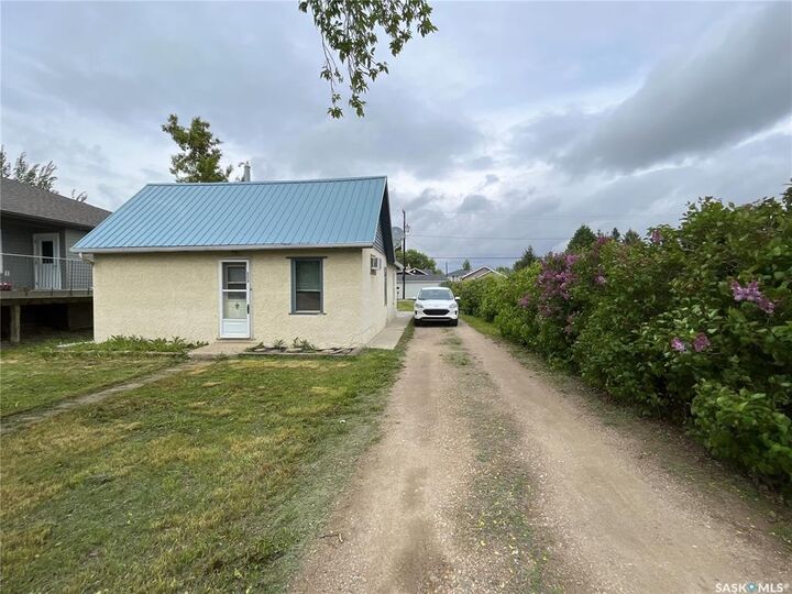 273 2nd Avenue W — photo 1
