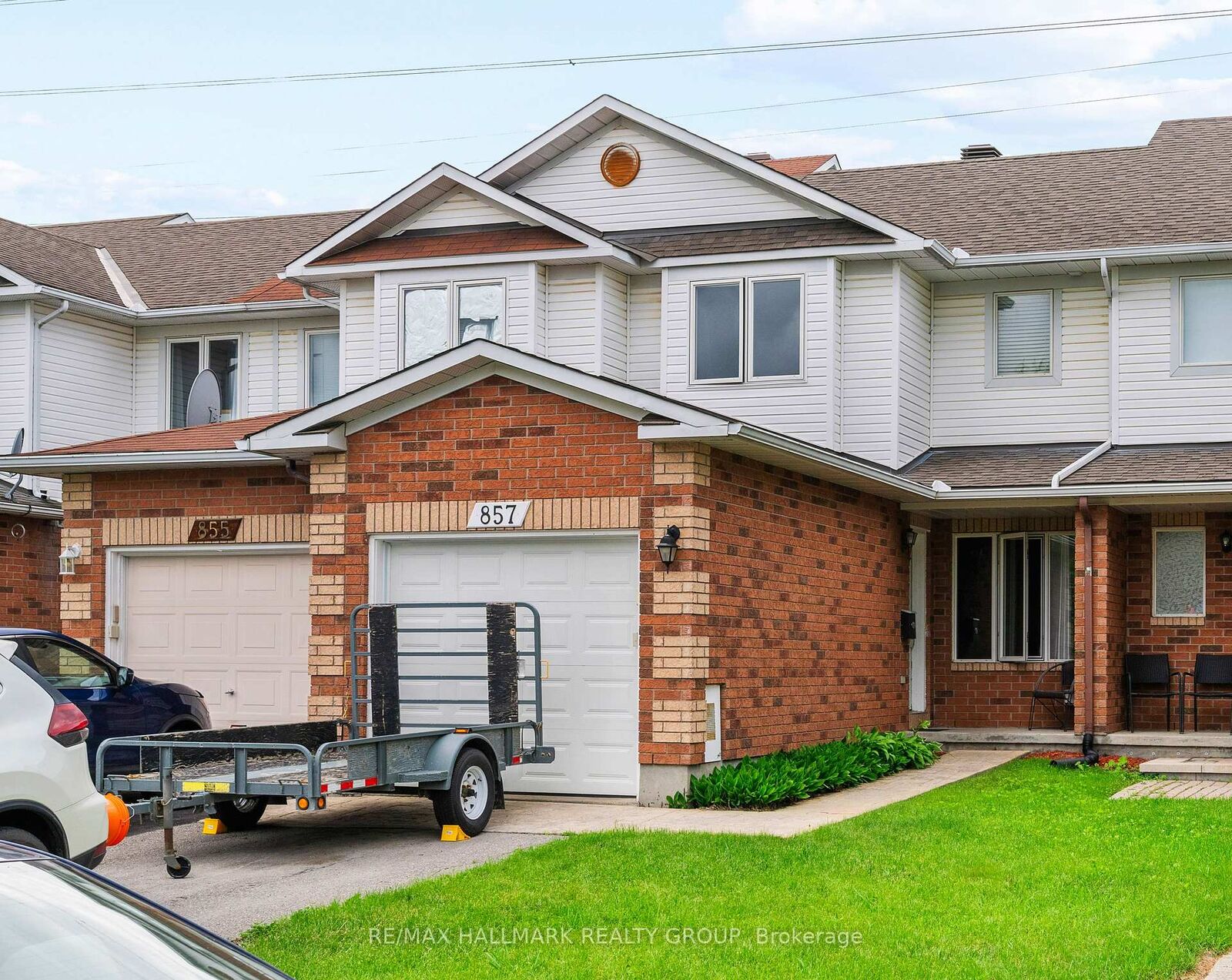 Property Photo: 857 Nesting Way NW ON K4A 3X3