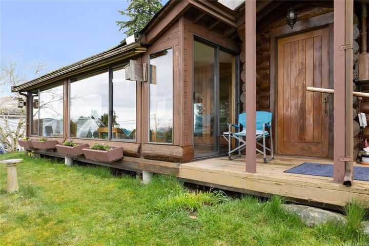 Property Photo: 2331 Panorama View Dr BC V9R 6T1