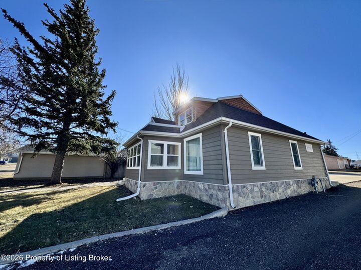 Property Photo:  59 4th Avenue SE  ND 58621 