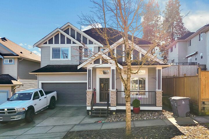 16528 59A Avenue — photo 1