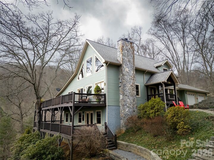 Property Photo: 1111 Coyote Hollow Road NC 28785