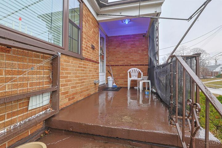 Property Photo:  2031 Emerson Avenue  OH 45239 