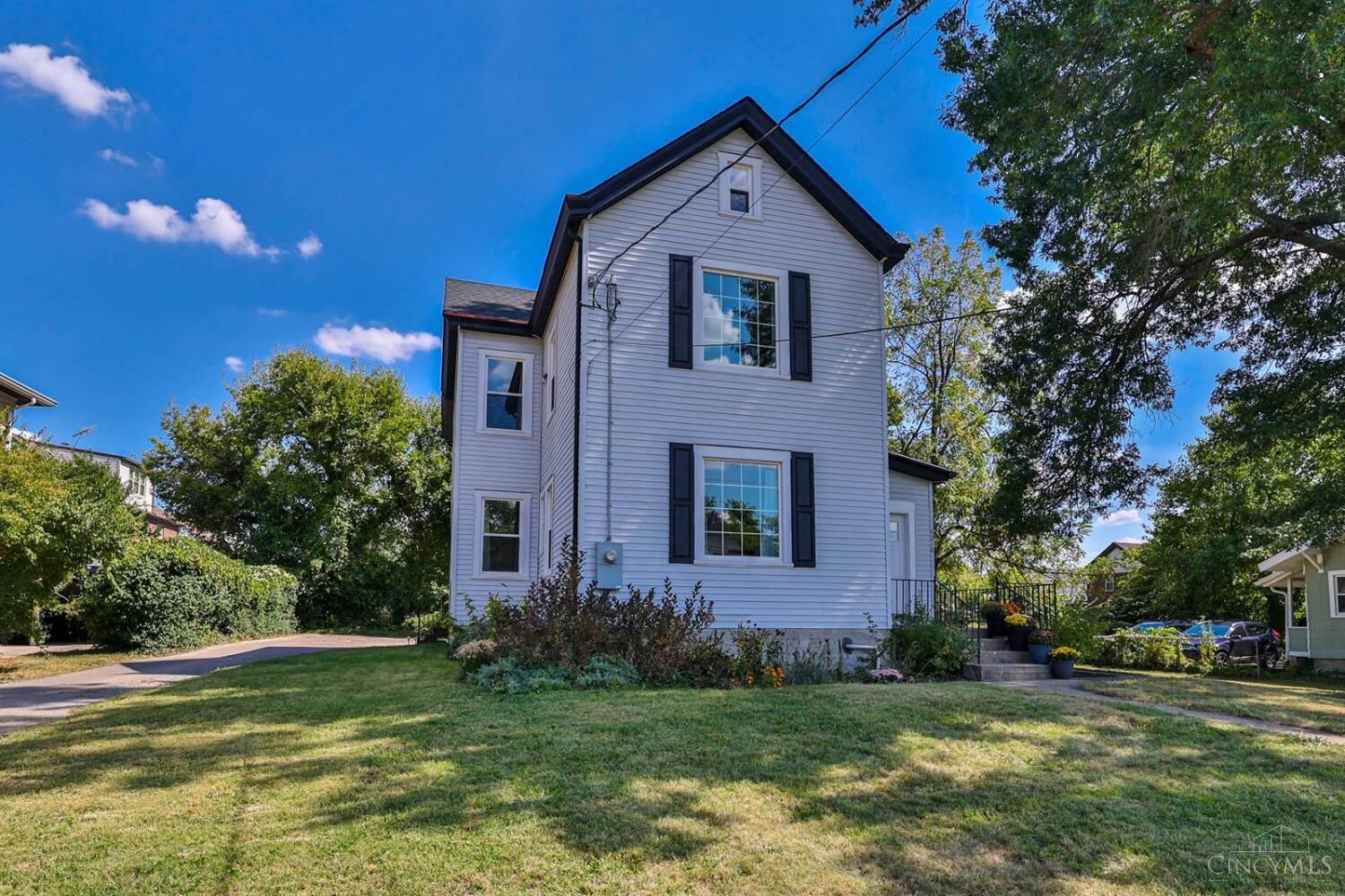 Property Photo:  6218 Kennedy Avenue  OH 45213 