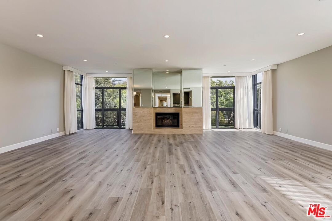 Property Photo: 323 N Palm Dr CA 90210