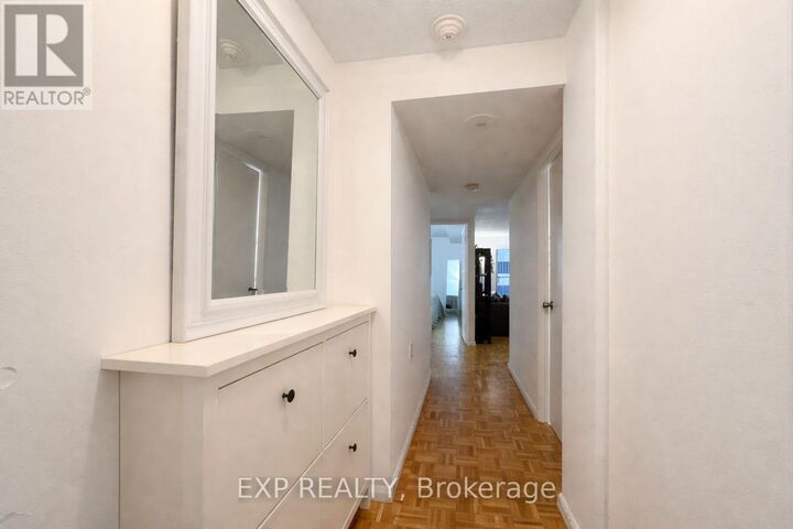 Property Photo: 475 Laurier Avenue West 705 ON K1R 7X1